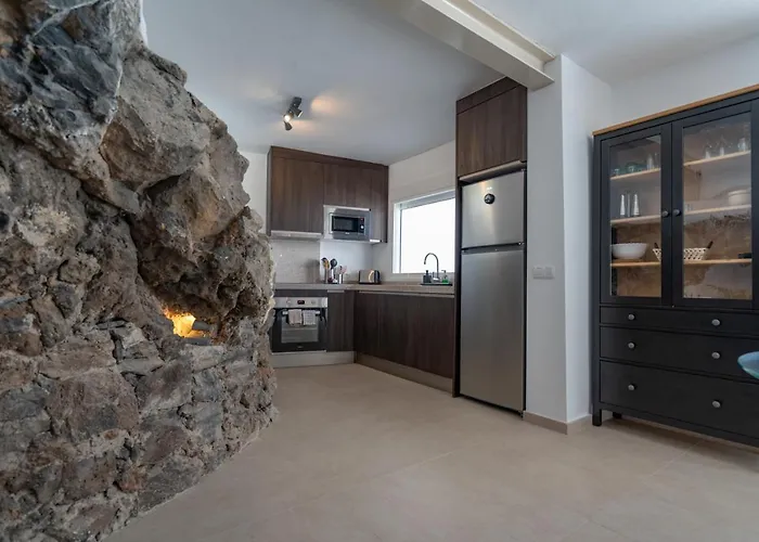 Unique House With Cave By The Sea With Private Terrace Dom wakacyjny *