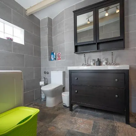 Unique House With Cave By The Sea With Private Terrace Nyaraló *