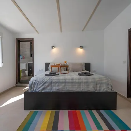 Hébergement de vacances Unique House With Cave By The Sea With Private Terrace